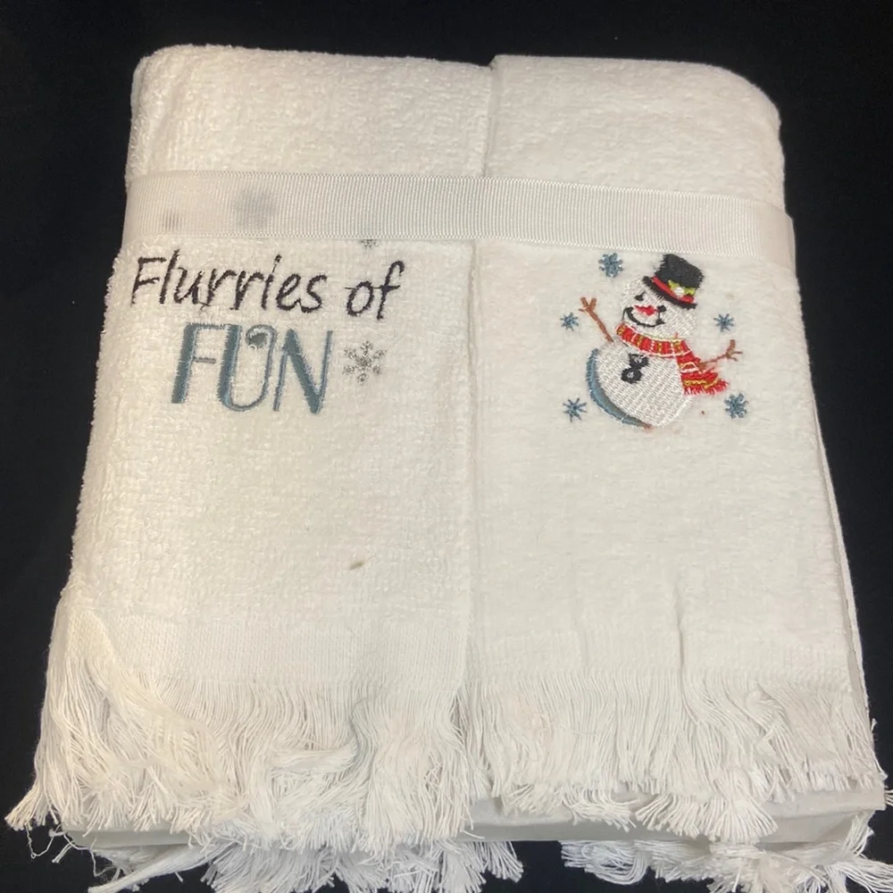 Serafina Home Christmas / Holiday Finger Tip Towels - set of 4